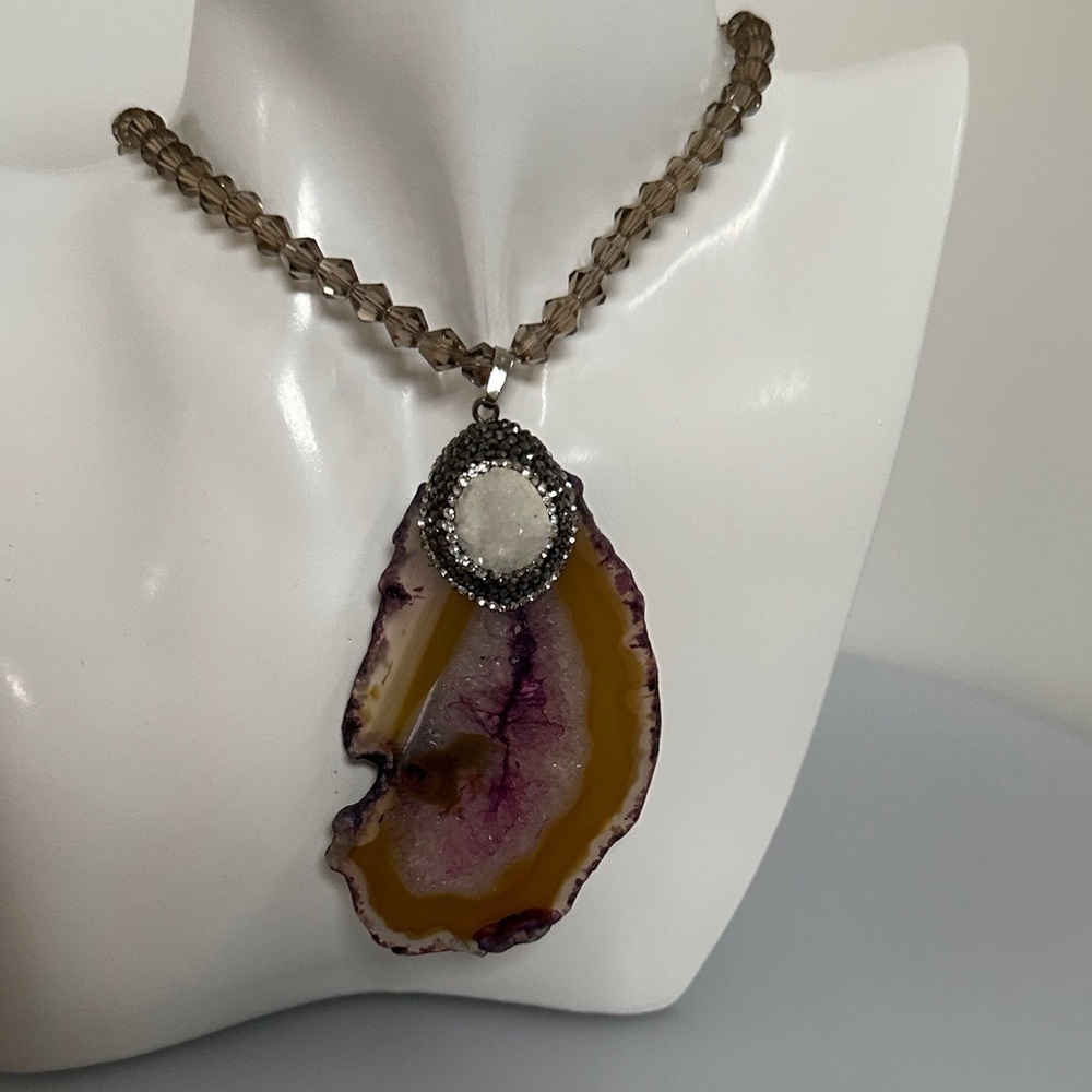 JADE stone Purple and Gold Pendant Necklace